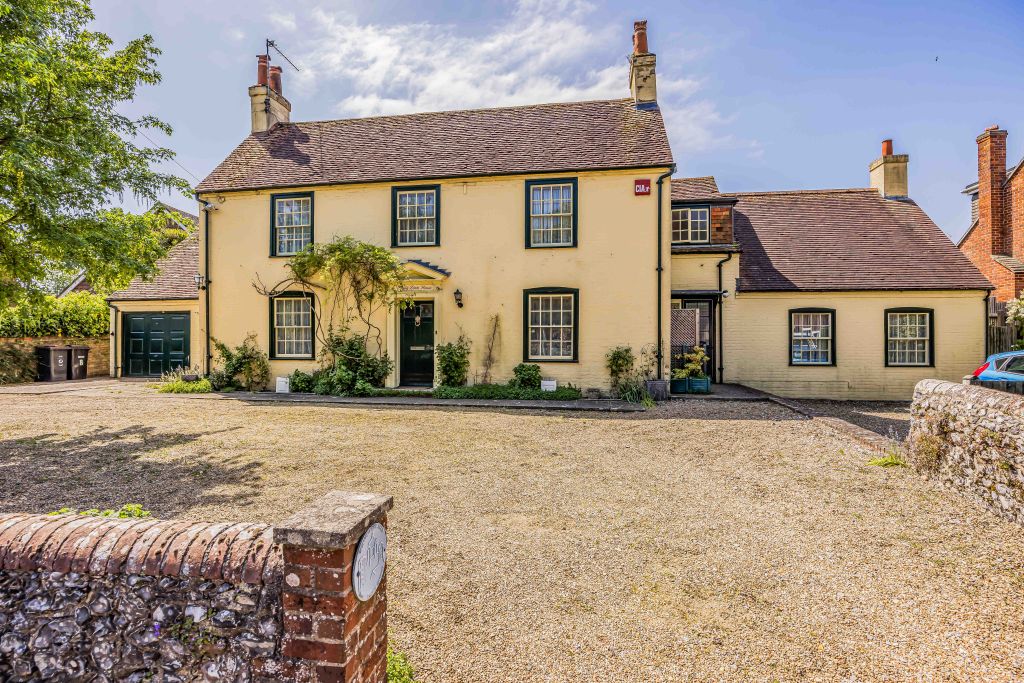 Property photo 1 of 35 Spring Lawn House, 8 Brookside Road, Old Bedhampto