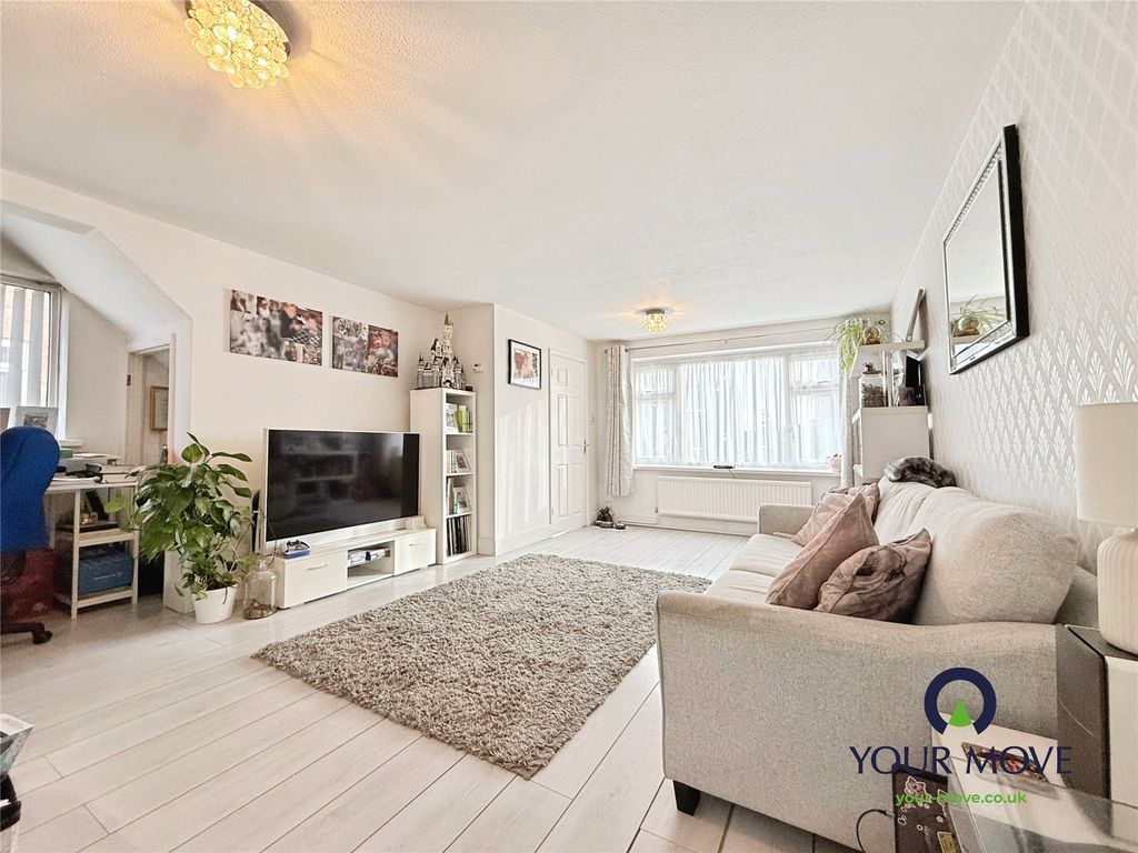 Property photo 2 of 12 Lounge