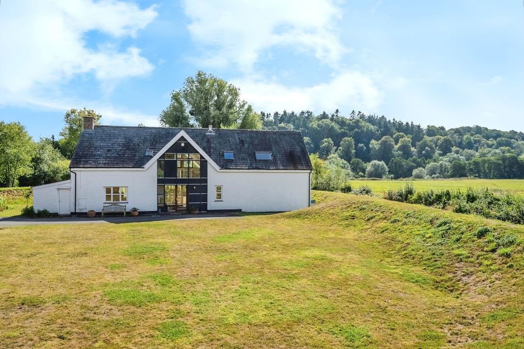 Property photo 1 of 34
