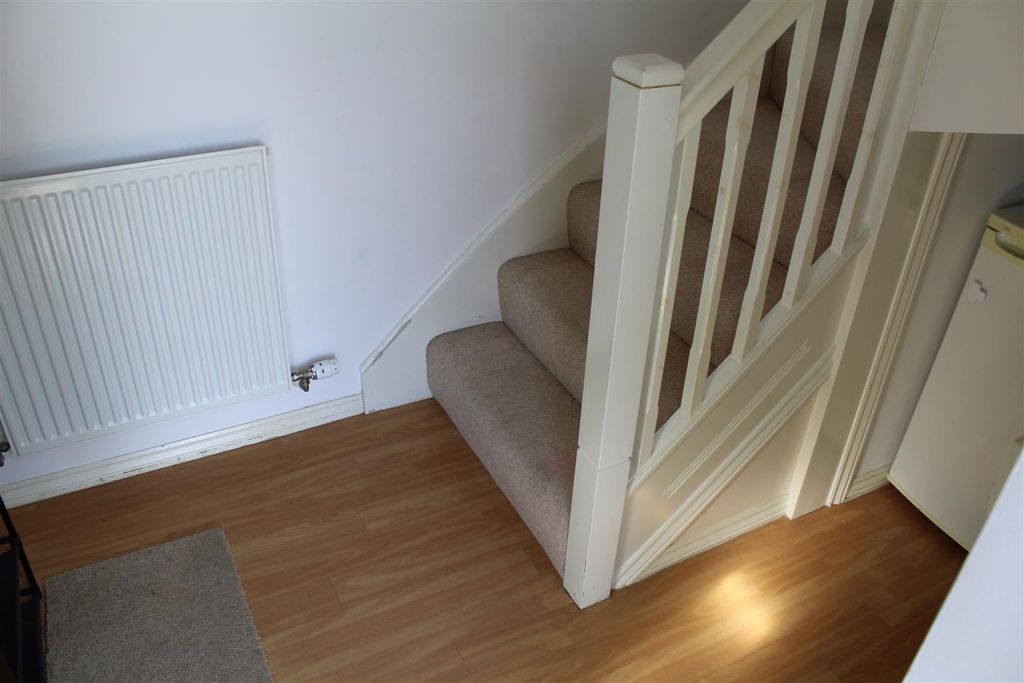 Property photo 2 of 9 37 Wharton Cres Entrance.Jpg