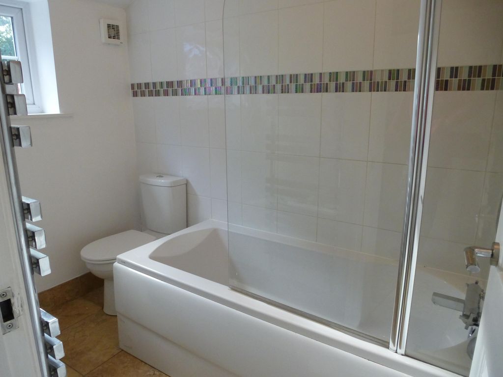 Property photo 3 of 4 Bathroom