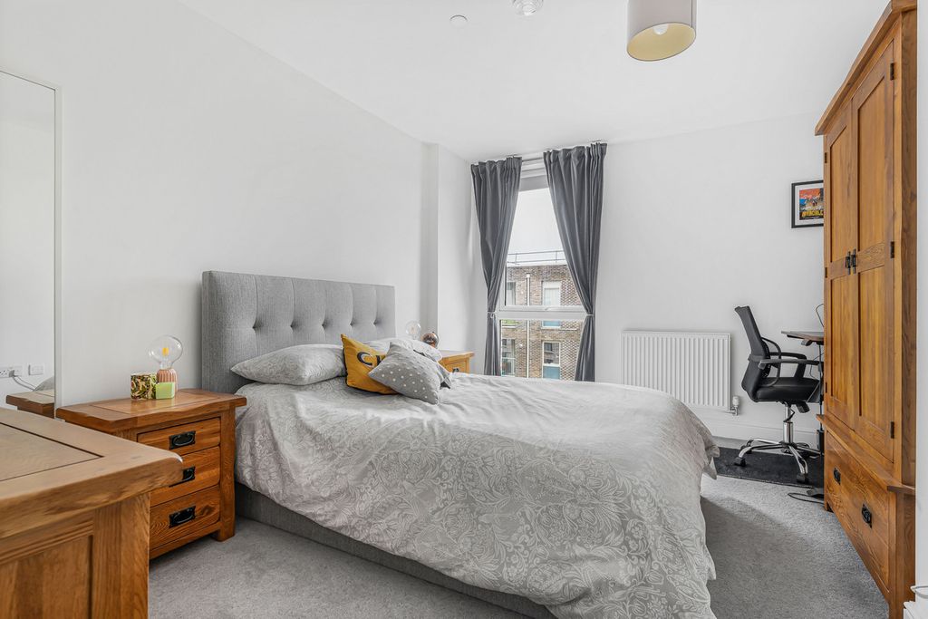 Additional image 10 of 2 bed flat for saleArmstrong Road, Oxford OX4