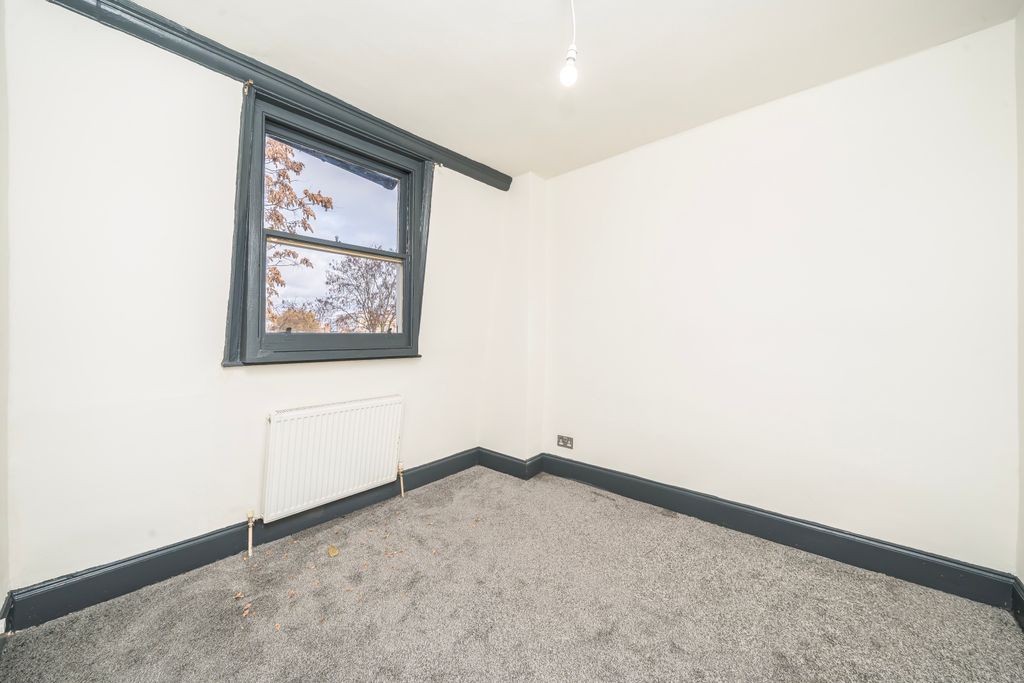 Property photo 3 of 7 Picture No. 11