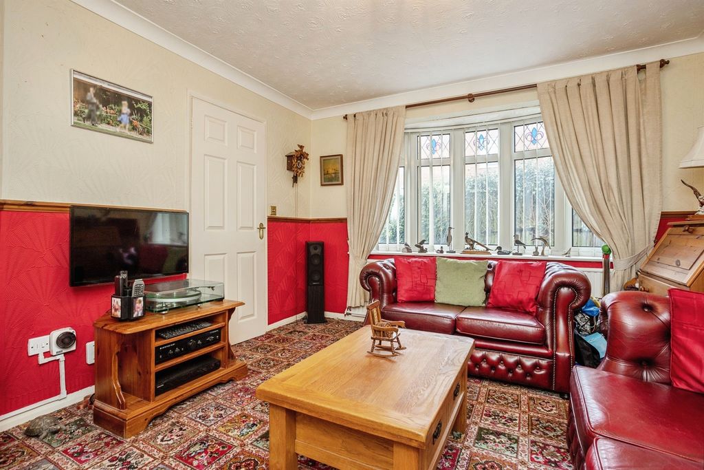 Property photo 3 of 17