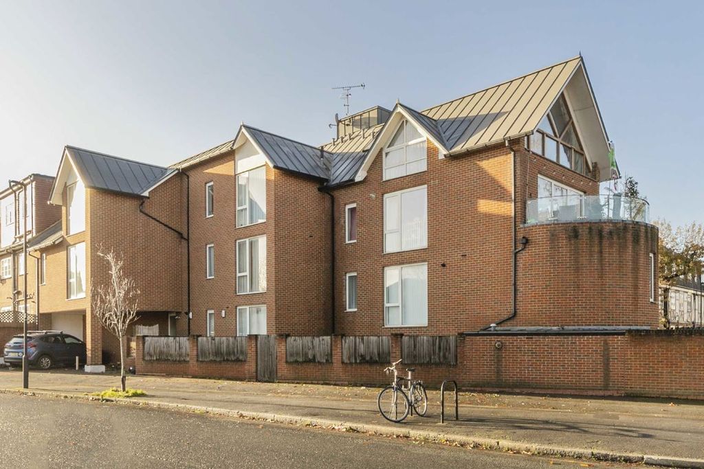 Property photo 1 of 6