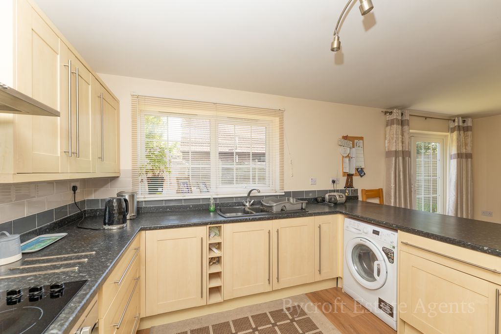 Property photo 3 of 14