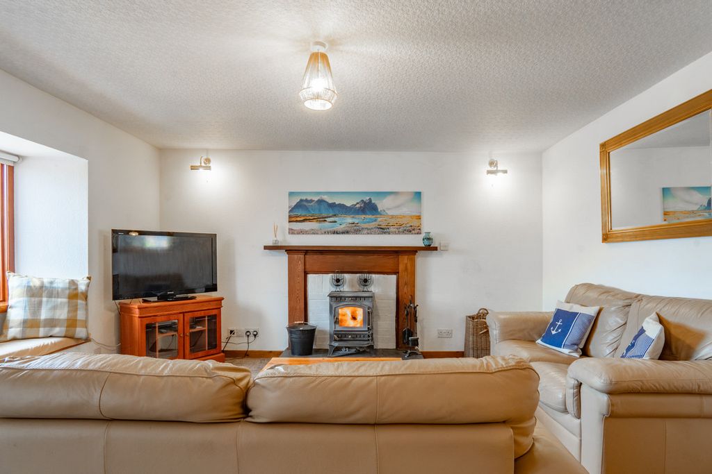 Property photo 2 of 40