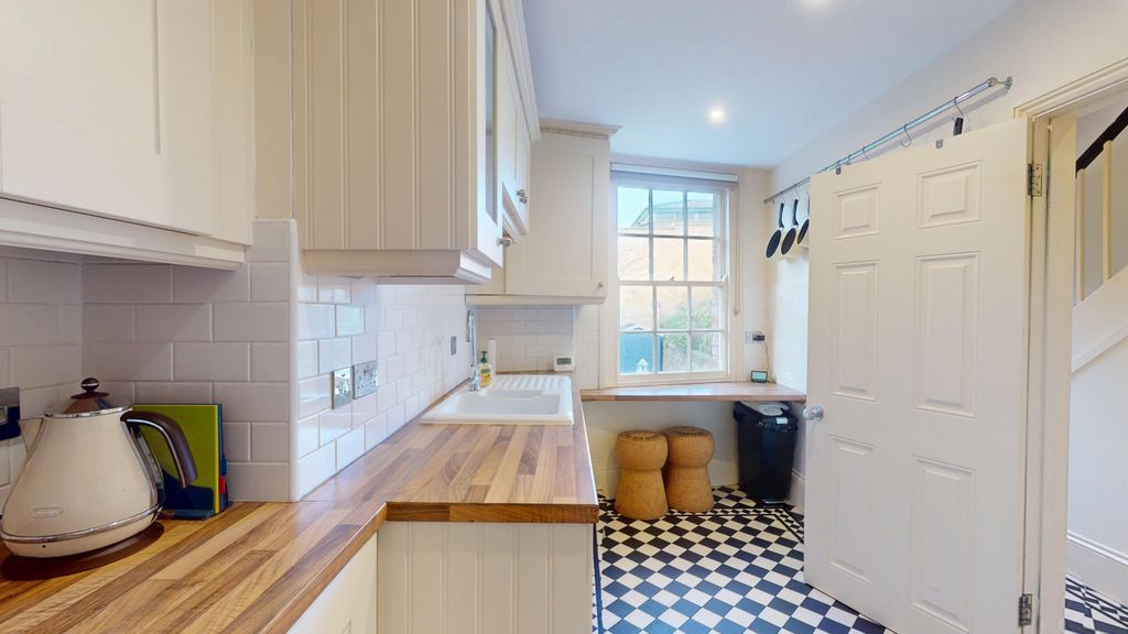 Property photo 3 of 20 Kitchen - Angle 1