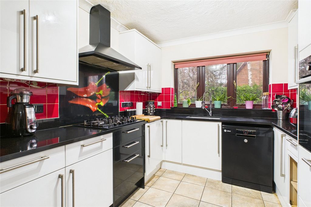 Property photo 2 of 14 Picture No. 13