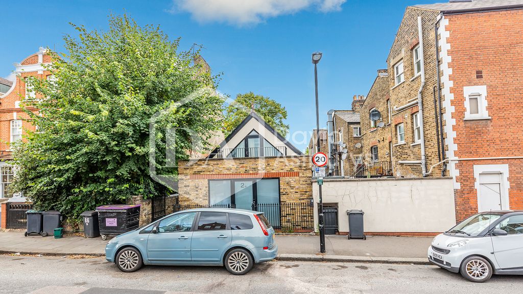 Property photo 2 of 10