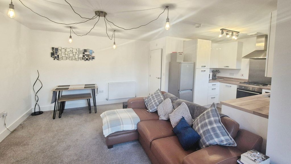 Property photo 3 of 15 52d463A4-1000140668