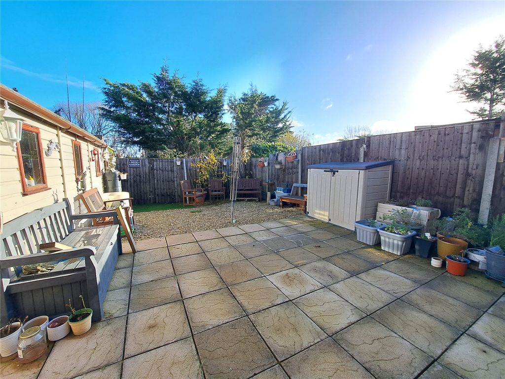 Property photo 2 of 18 Picture No. 15
