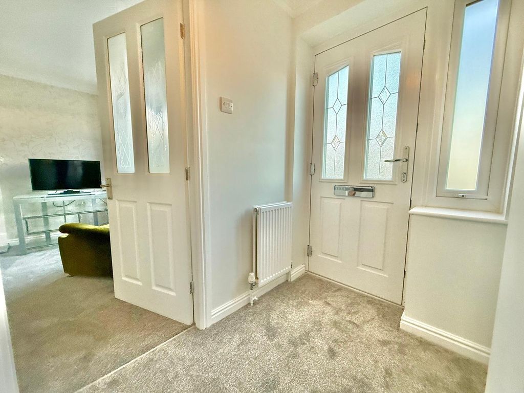 Property photo 2 of 32 Picture No. 18