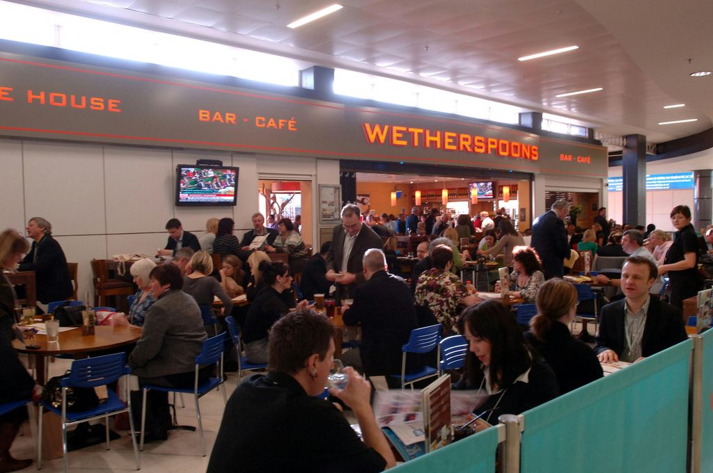 Property photo 2 of 6 Weatherspoons Bar Nec Piazza 01.Jpg