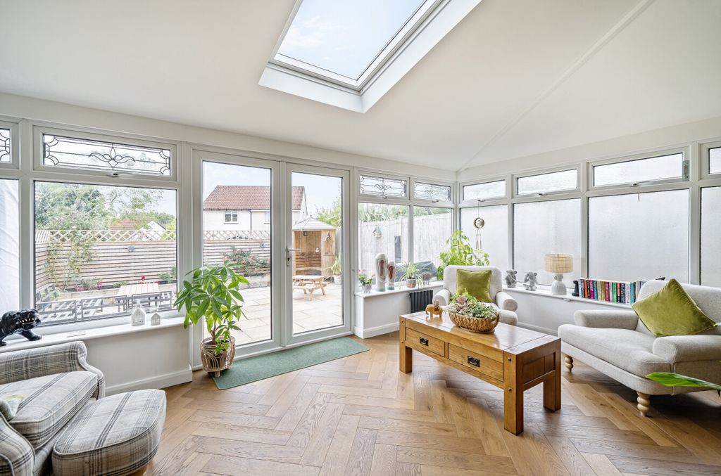Property photo 3 of 22 1365820-21-68ee1E...