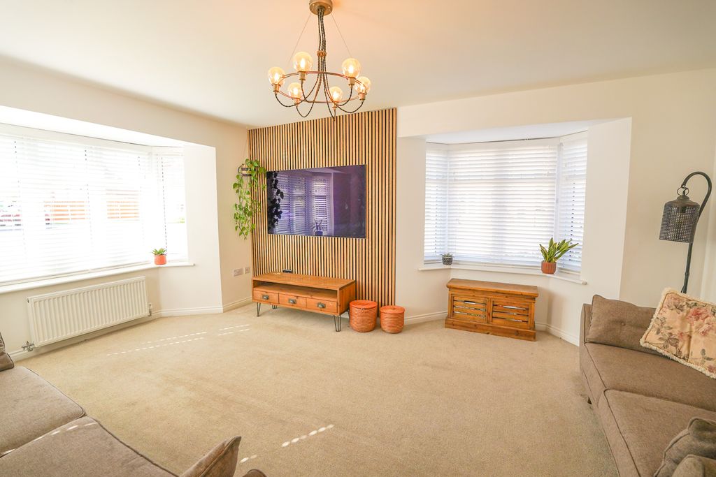 Property photo 2 of 21