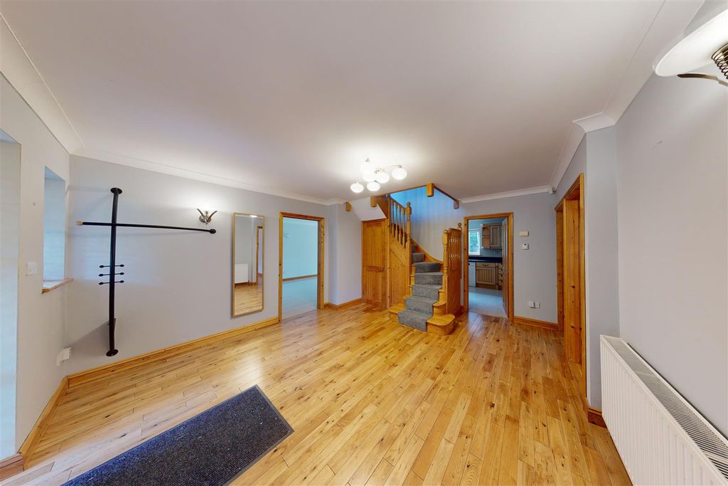 Property photo 2 of 20 Entrance Hall.Jpg