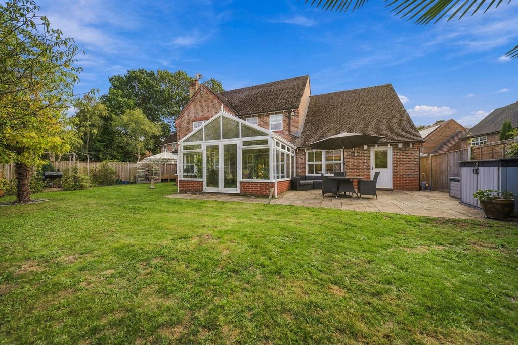 Property photo 2 of 25