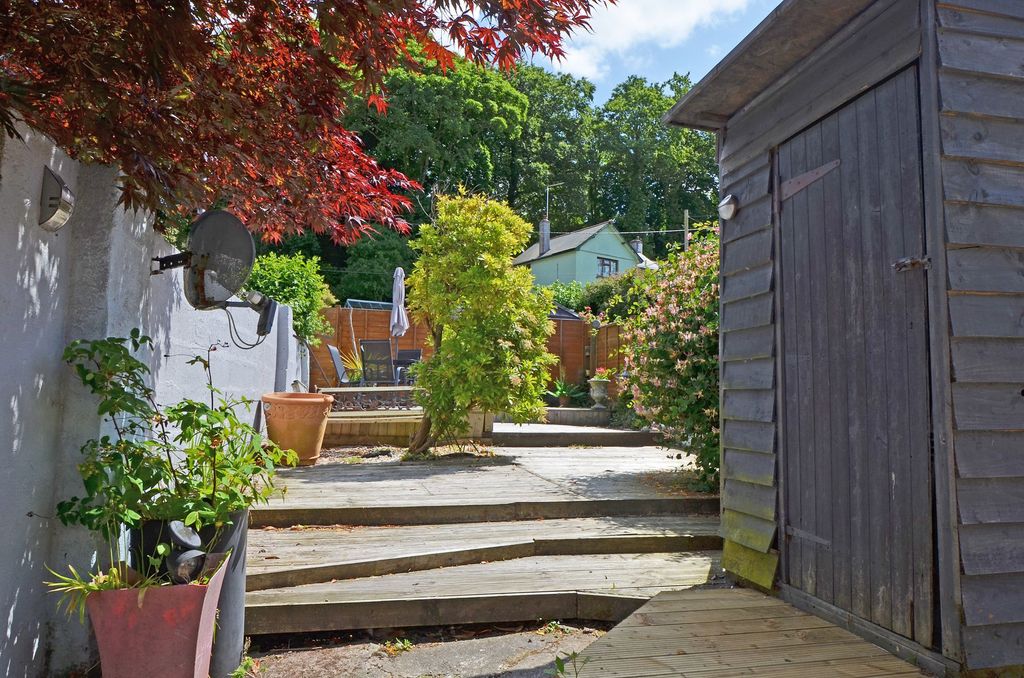 Property photo 2 of 22