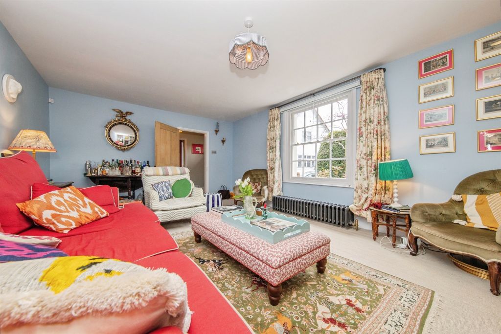 Property photo 2 of 20