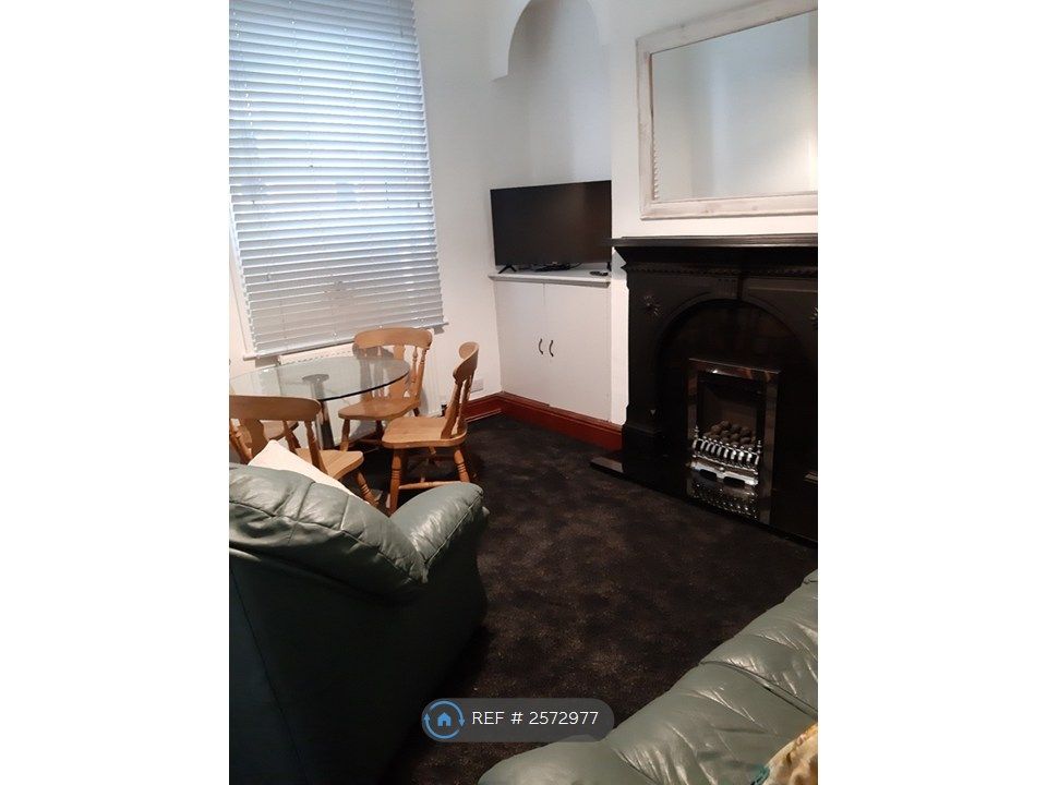 Property photo 1 of 11 Sitting Room