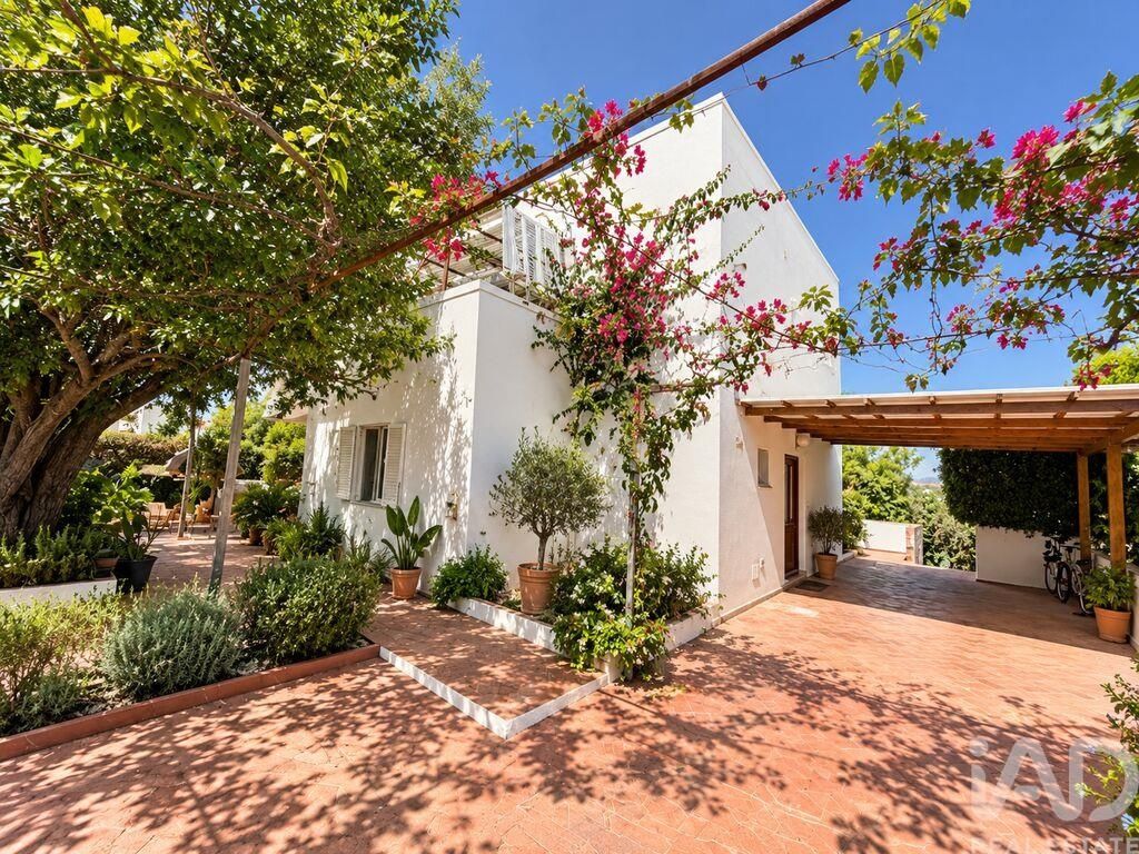 Property photo 1 of 39