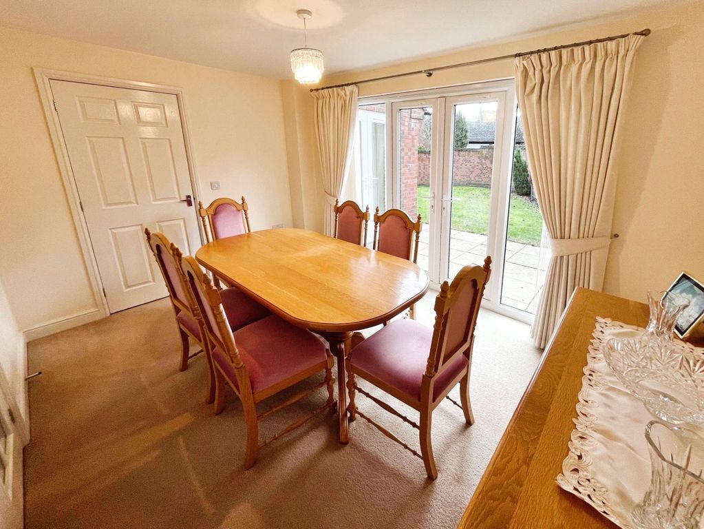 Property photo 3 of 23 Dining Room