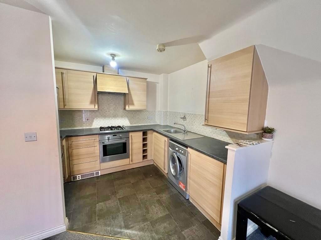 Property photo 3 of 9 Kitchen.Jpg