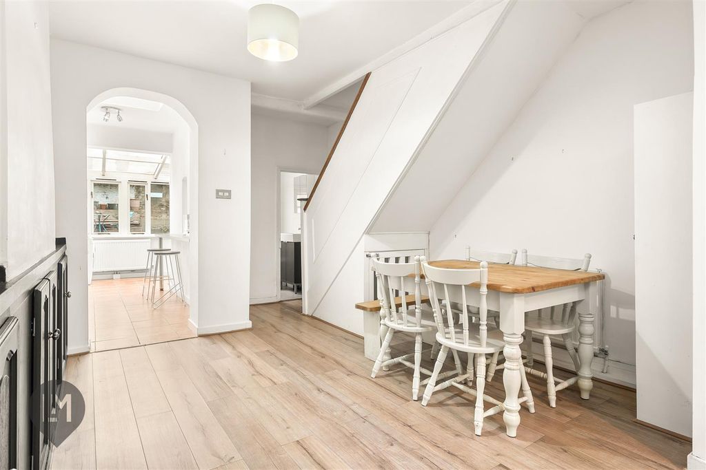 Property photo 3 of 8 Dining Room
