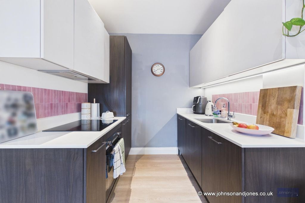 Property photo 2 of 15 2 Kitchen.Jpg