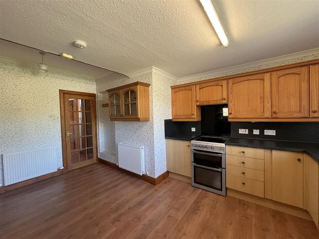 Property photo 3 of 20 Kitchen