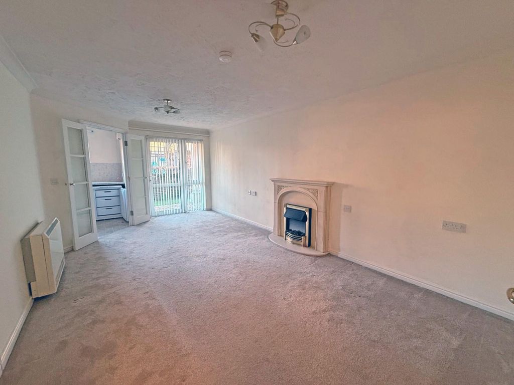 Property photo 3 of 17 Lounge 1.Jpg