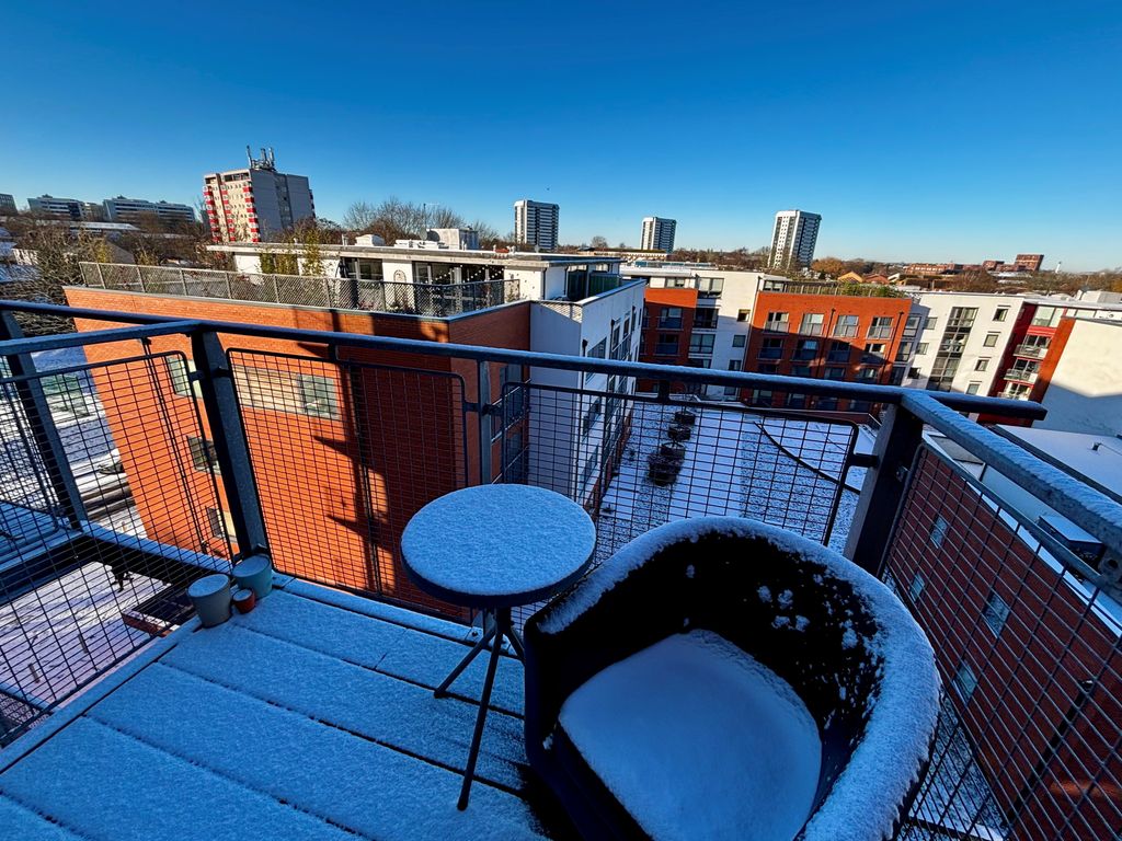 Property photo 3 of 4 Balcony