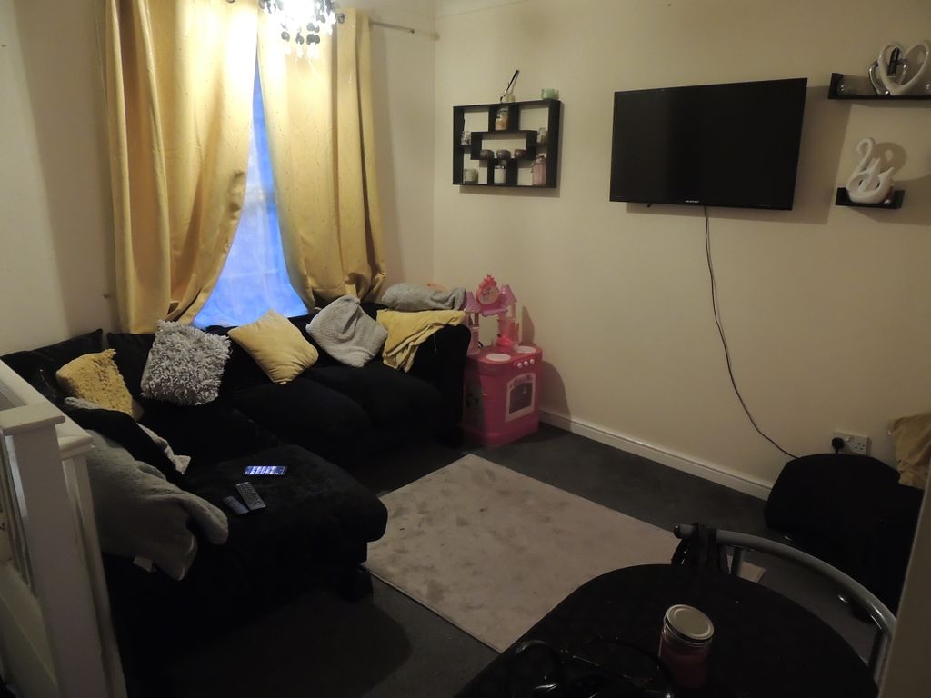 Property photo 3 of 5