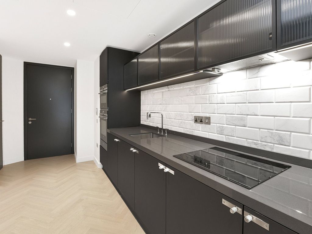 Property photo 1 of 15 One Crown Place