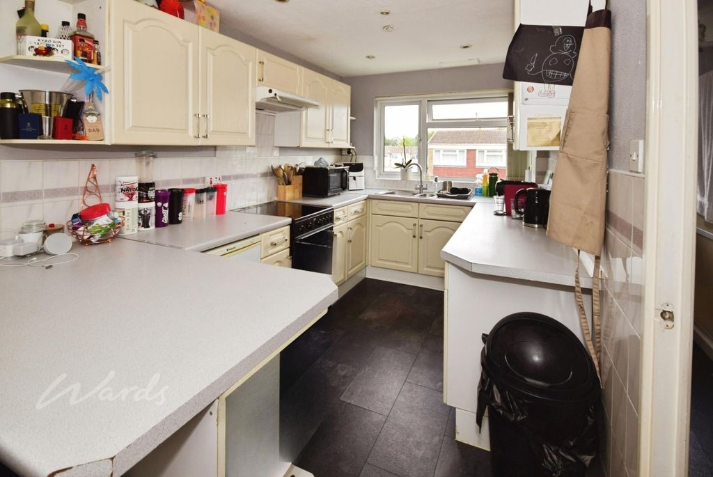 Property photo 2 of 7 Sedley Kitchen
