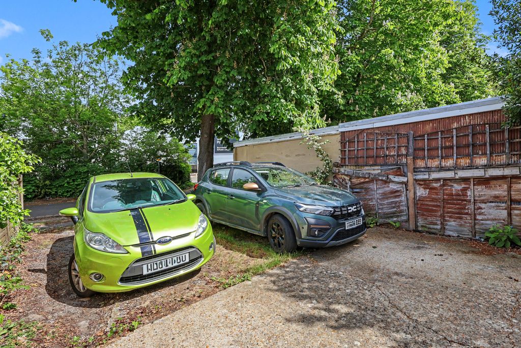 Property photo 2 of 13