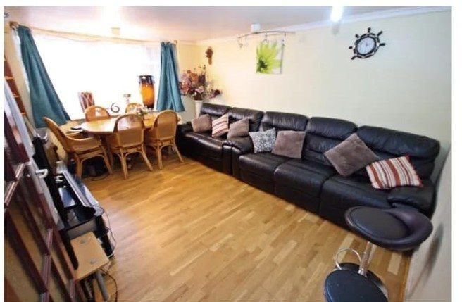 Property photo 1 of 5 Two Bedroom Ground Floor Flat For Sale