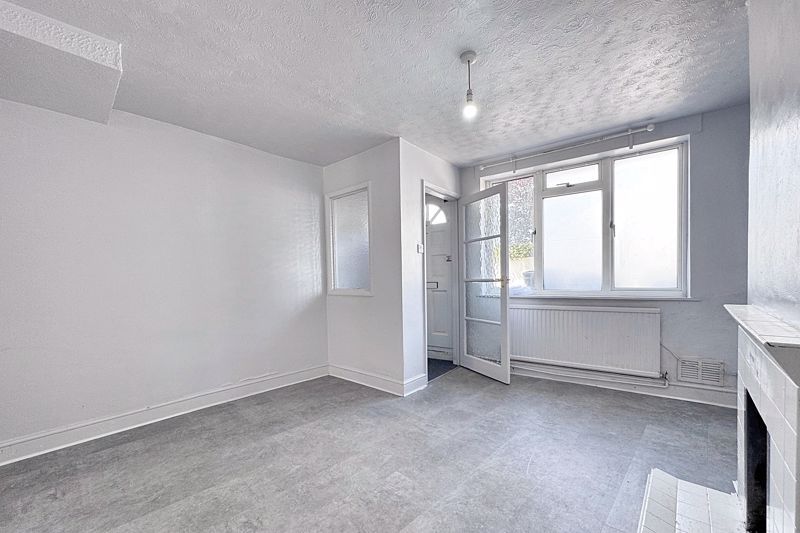 Property photo 3 of 11 Photo 2