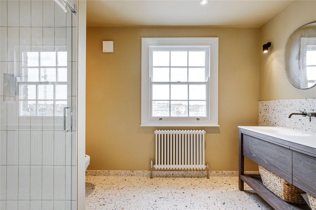 Property photo 2 of 16 Picture No. 13