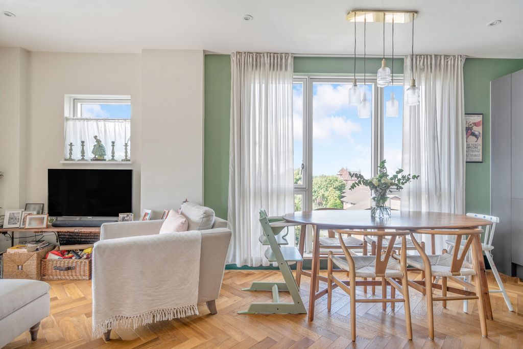 Property photo 2 of 20 1347046-4-68B9978...