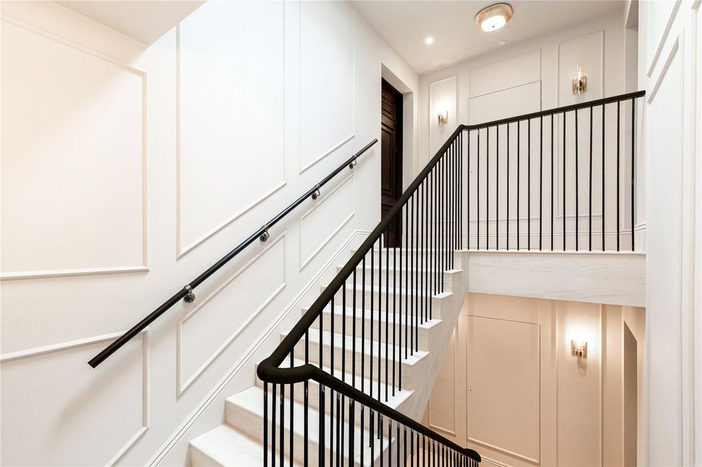 Property photo 2 of 17 Staircase