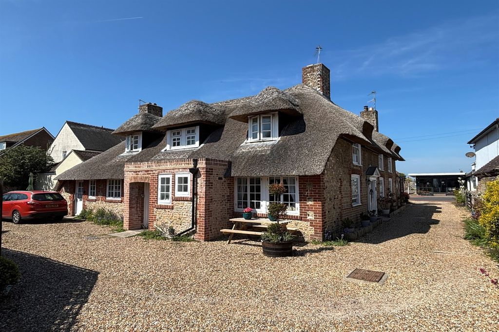 Property photo 1 of 7 (Main)