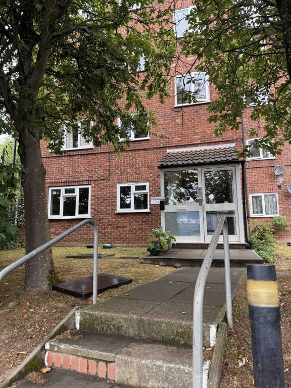 Property photo 1 of 2 Beautiful Two Bed Flat To Let In Sheridan Court, Ha1 For Â£1700 P.c.m   Available