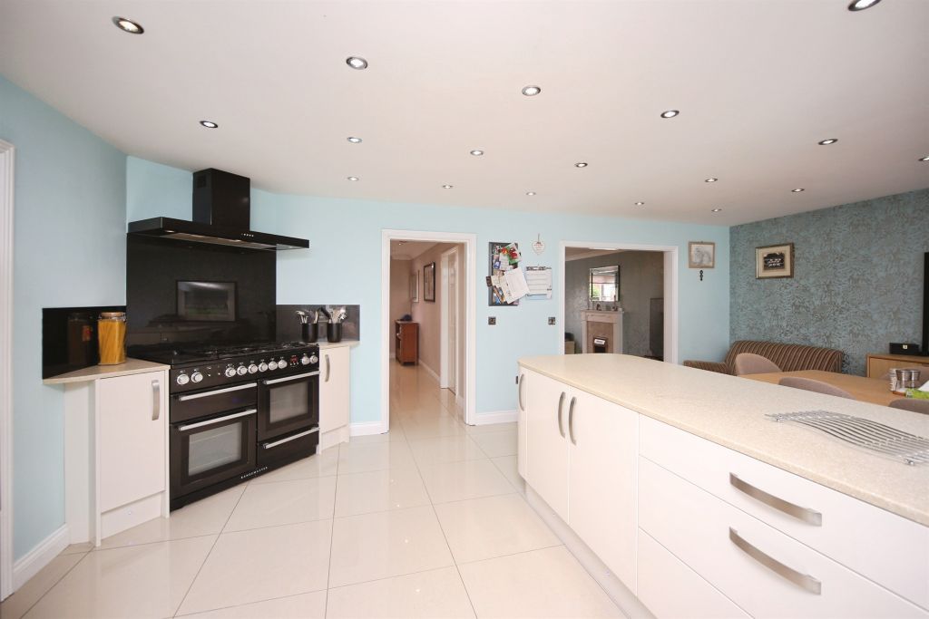 Property photo 3 of 28