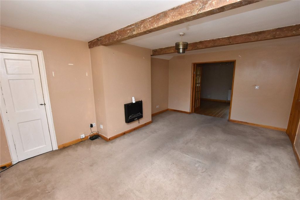 Property photo 2 of 11 Picture No. 19