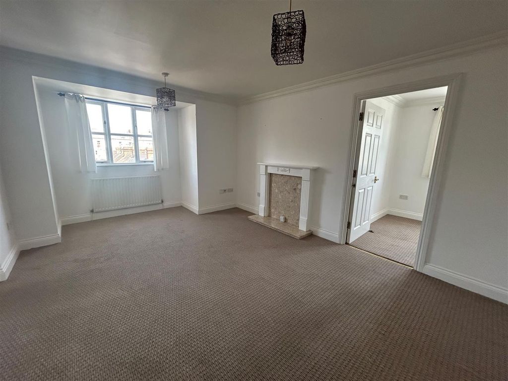 Property photo 3 of 9 Ccb6144B-8d1c-4d0E-B4F1-8Bc6Ccfd3B0A.Jpeg