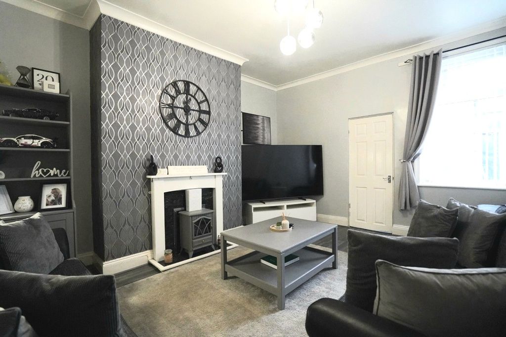 Property photo 2 of 18 Picture No. 45