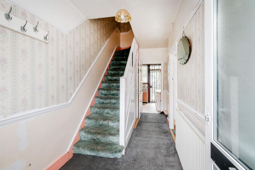 Property photo 2 of 19