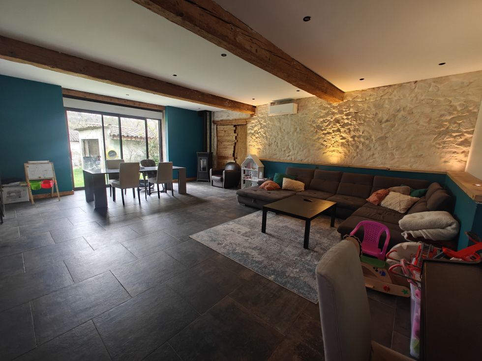 Property photo 2 of 21